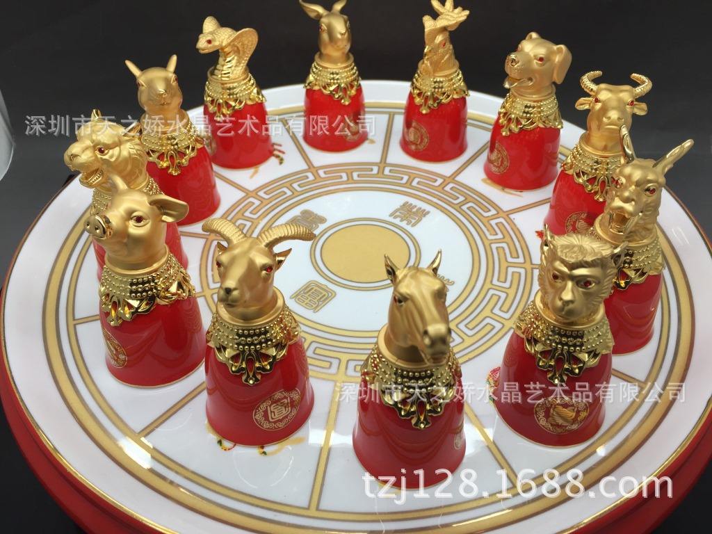 金光闪闪打一个生肖 金光闪闪打一生肖最佳答案是什么,家徒四壁打一生肖