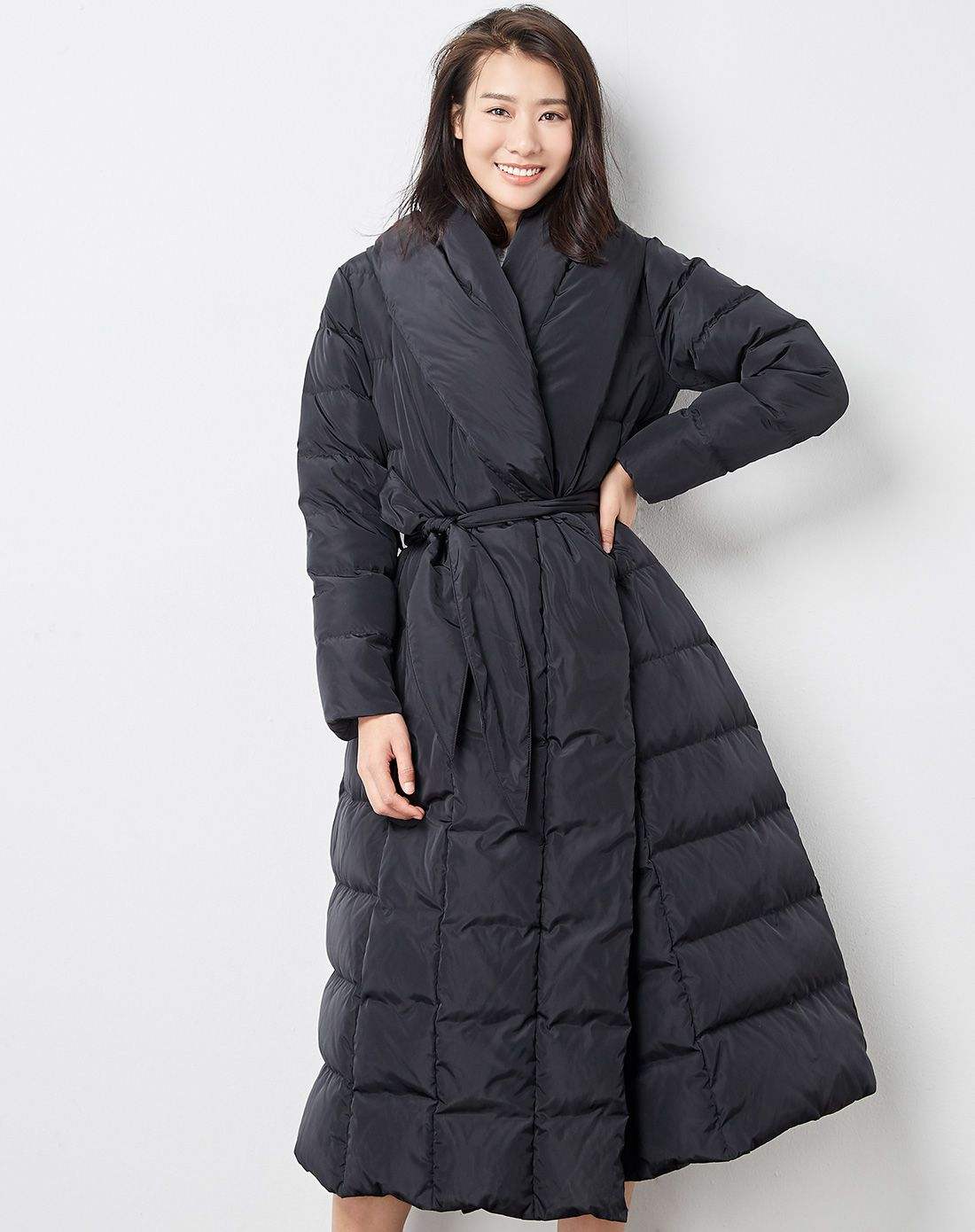 羽绒服怎么自己加收腰 羽绒服怎么自己加收腰带的