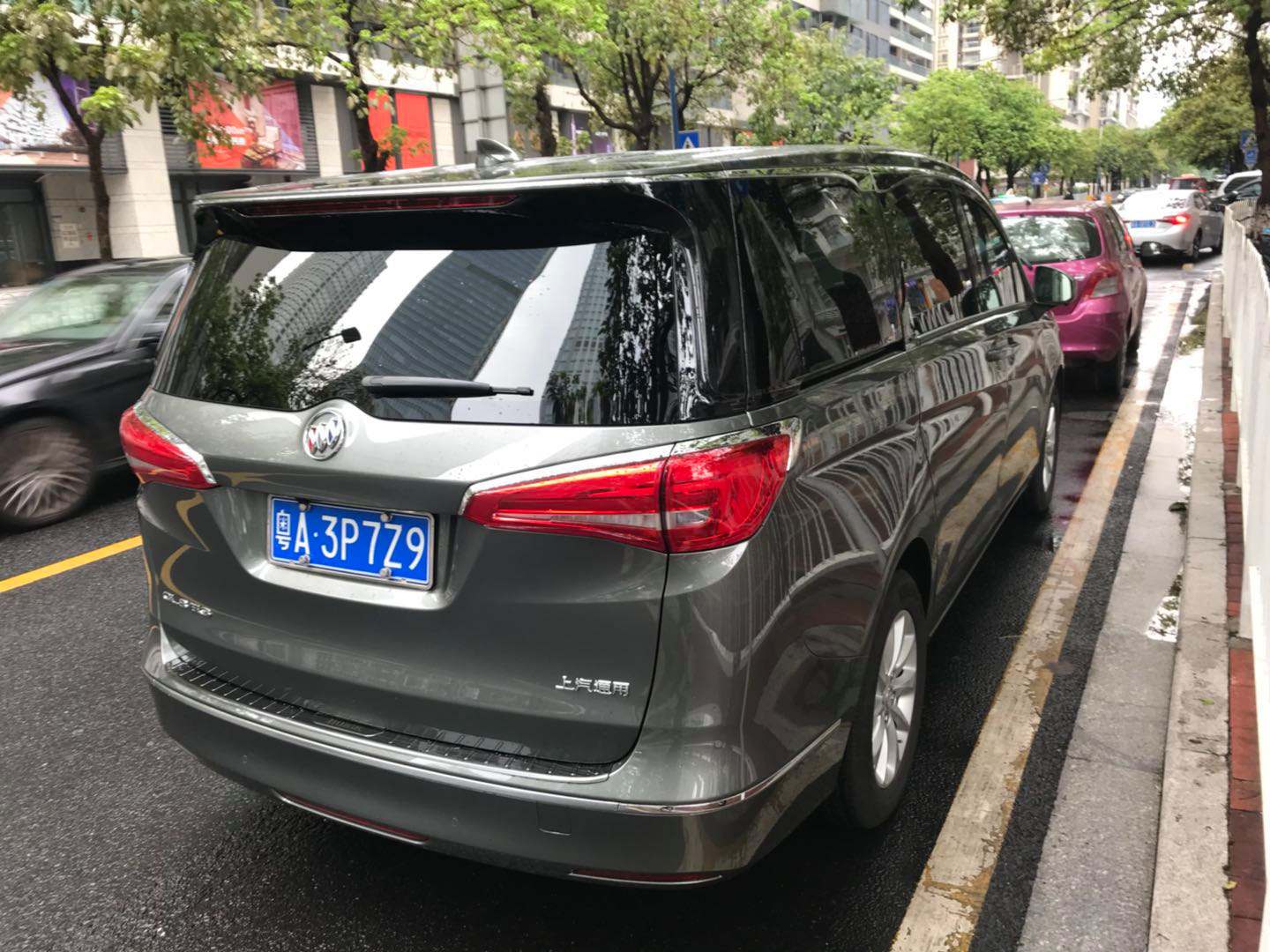 占位别克gl8 别克gl8座位数
