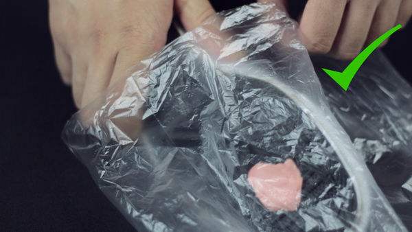 口香糖粘在皮鞋上如何弄掉 口香糖粘在皮鞋上表面如何弄掉