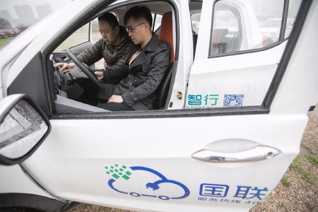 驾照没满一年能租车吗 驾校没满一年可以租车吗