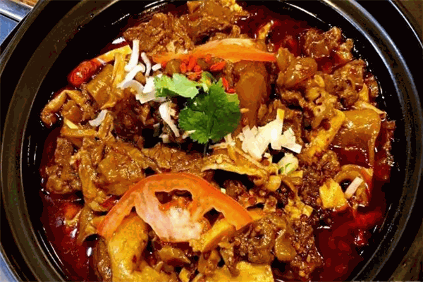 重庆牛腩火锅的做法 重庆火锅嫩牛肉的做法