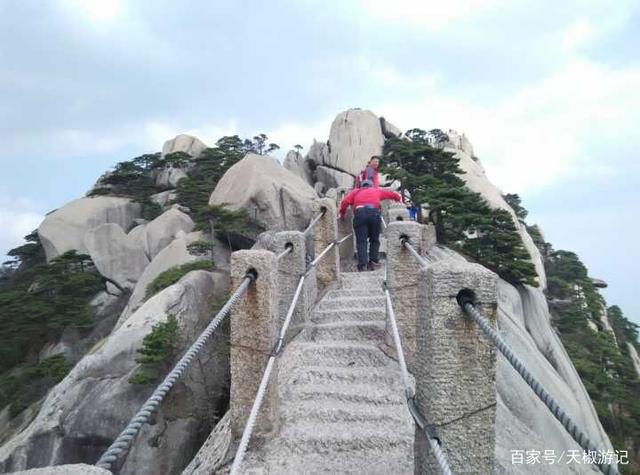 黄山鲫鱼背脏东西 爬黄山鲫鱼背掉下去