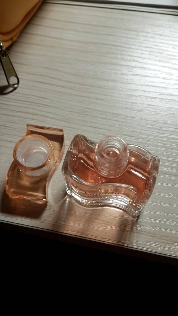 香水怎么倒出来 香水怎么倒出来用