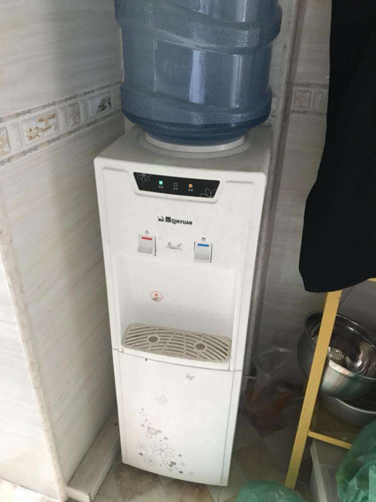 饮水机吃火锅 饮水机吃火锅女子是谁