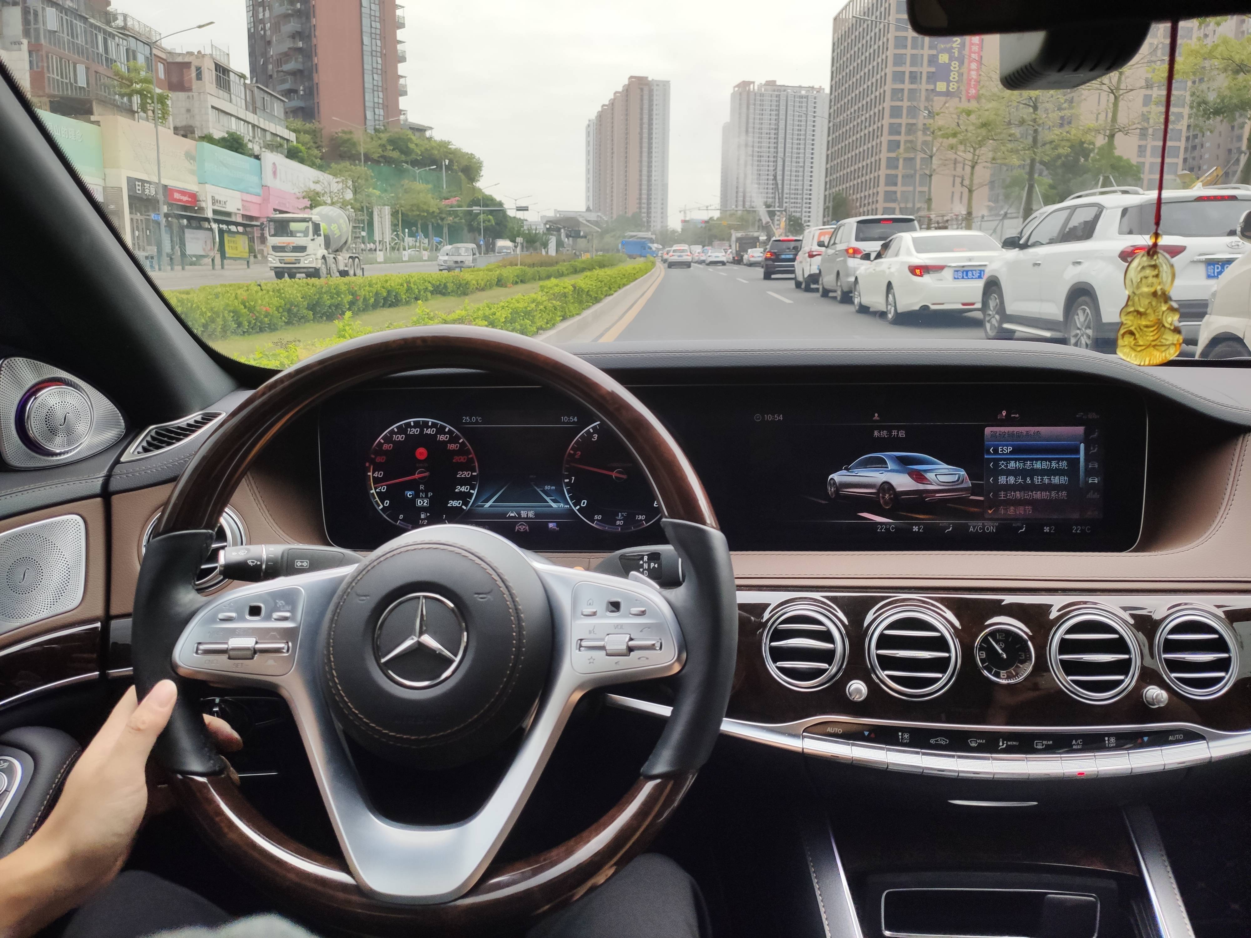 梅赛德斯奔驰行驶图片高清 梅赛德斯奔驰行驶图片高清大图 梅赛德斯奔驰行驶图片高清 梅赛德斯奔驰行驶图片高清大图