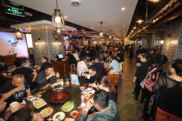 开火锅店挣钱吗 开火锅店能赚多少钱