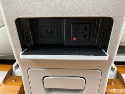 别克gl8前置usb 别克gl8前置摄像头安装位置