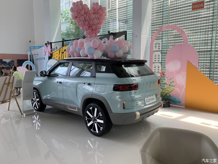 吉利icon婚车 吉利icon汽车价格
