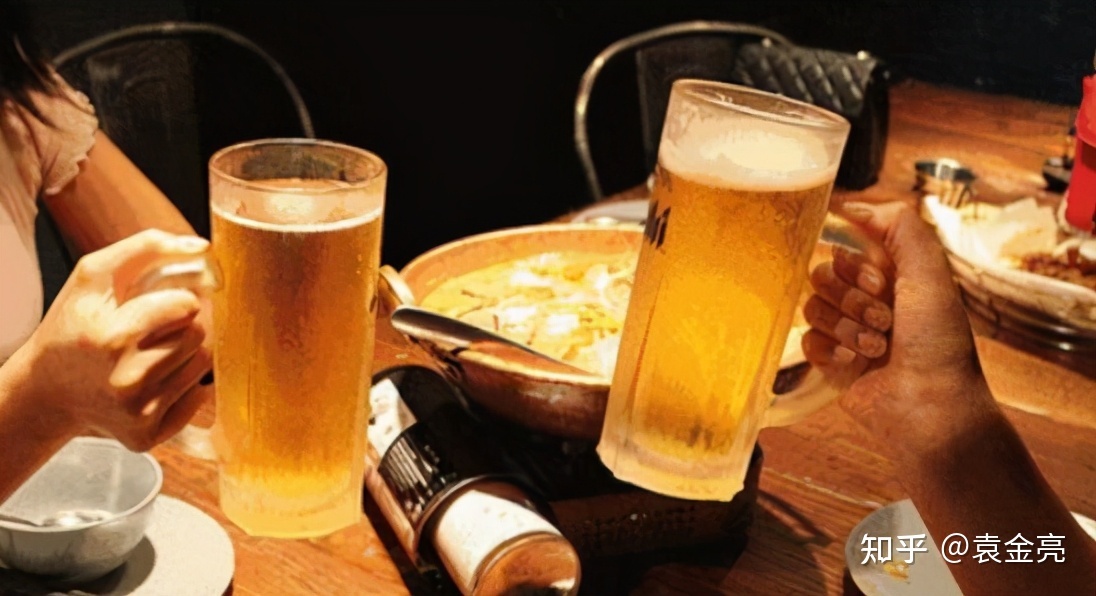 啤酒伤身还是白酒伤身 啤酒伤身还是白酒伤身喝多了