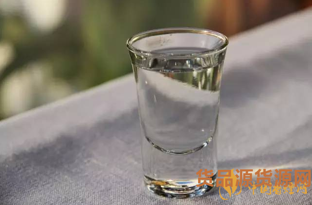 喝白酒肚子会大吗 喝白酒肚子会大吗还是会小