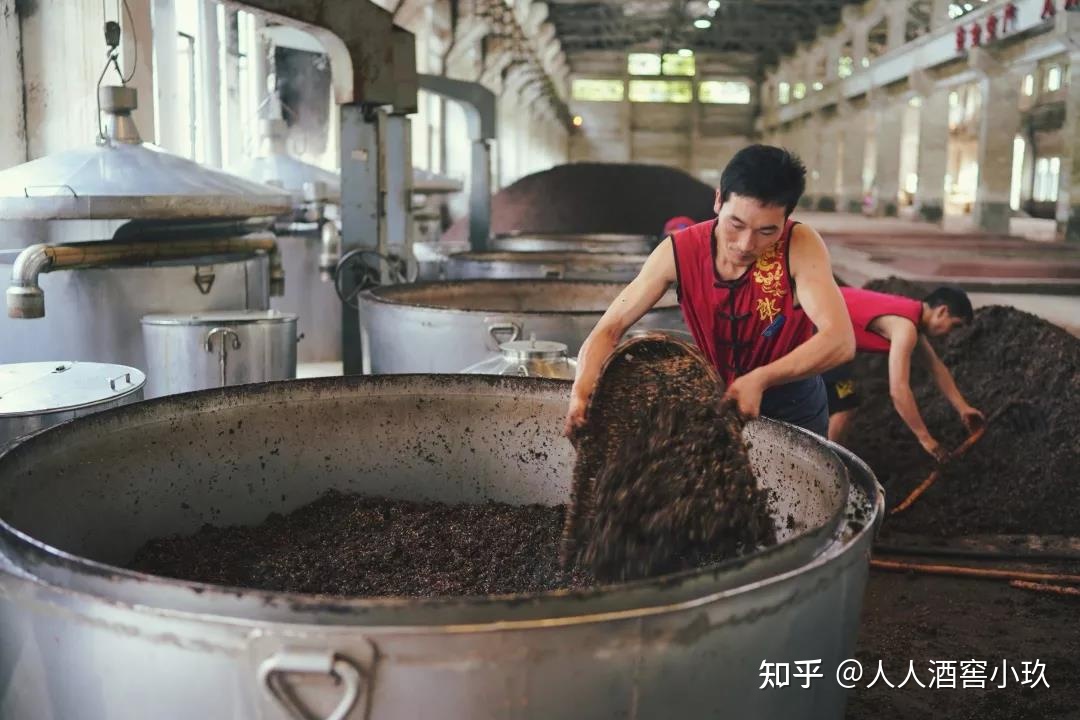 白酒的酿造过程 白酒的酿造过程分为几步