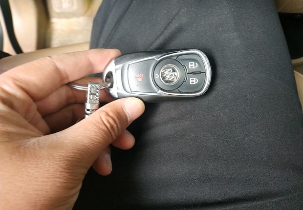 别克gl8有几把备用钥匙 21款别克gl8钥匙功能介绍