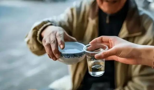 喝白酒出汗 喝白酒出汗是不会喝醉吗
