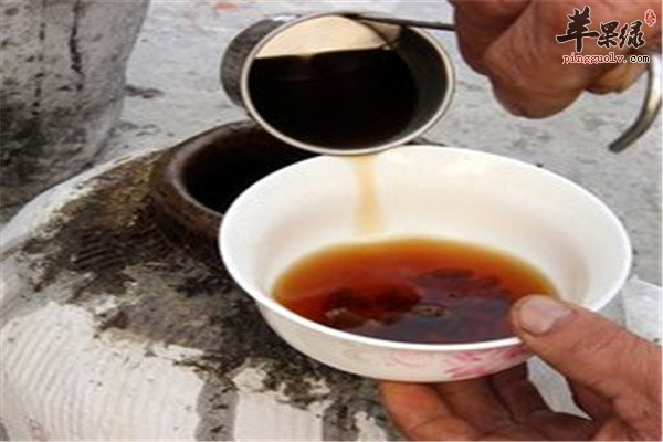 白酒泡蜂蜜作用与功效 白酒泡蜂蜜的功效与作用