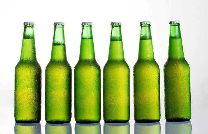 白酒和啤酒哪个伤肾 喝啤酒和白酒哪个伤肾