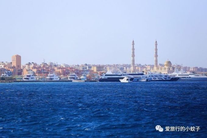埃及红海为什么叫红海 埃及红海旁边是什么沙漠