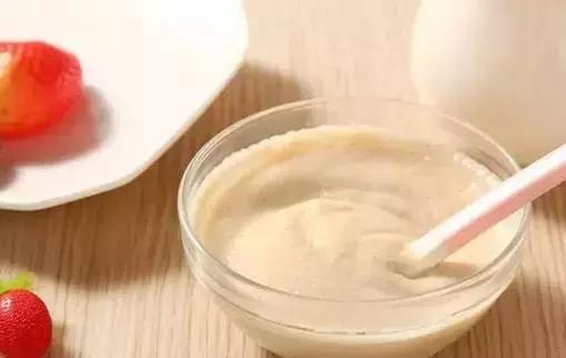 第一次冲米粉多少水 婴儿第一次冲米粉用多少度水 冲多少量米粉
