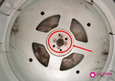 怎么样拆卸洗衣机清洗桶 怎样拆卸洗衣机内桶用什么工具