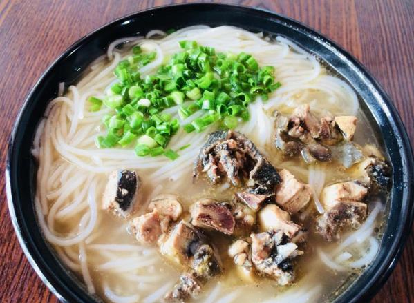 文山土鸡米线怎么做 文山麻辣鸡米线的制作方法