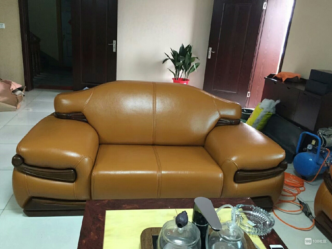 龙岗旧沙发翻新改造 包沙发翻新旧沙发多少钱