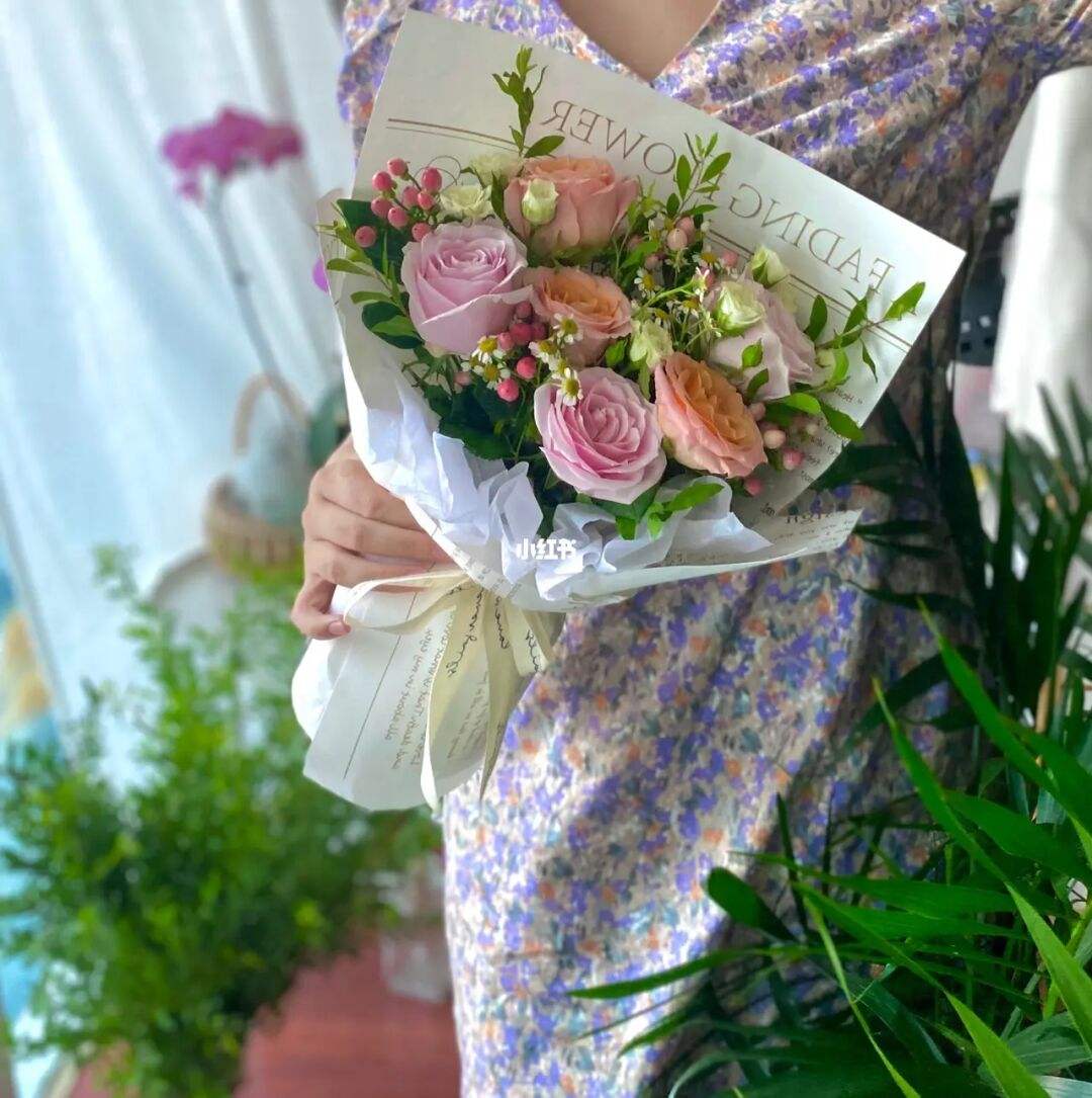 一束鲜花作文提纲怎么写 一束鲜花的作文500字左右