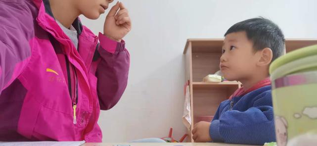 自闭症宝宝学说话训练视频 自闭症宝宝学说话训练视频播放